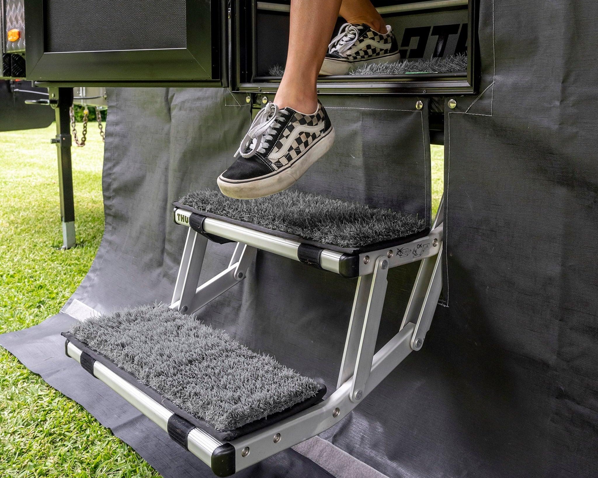 XT Mat Grey - Pull-Out Step - Xtend Outdoors