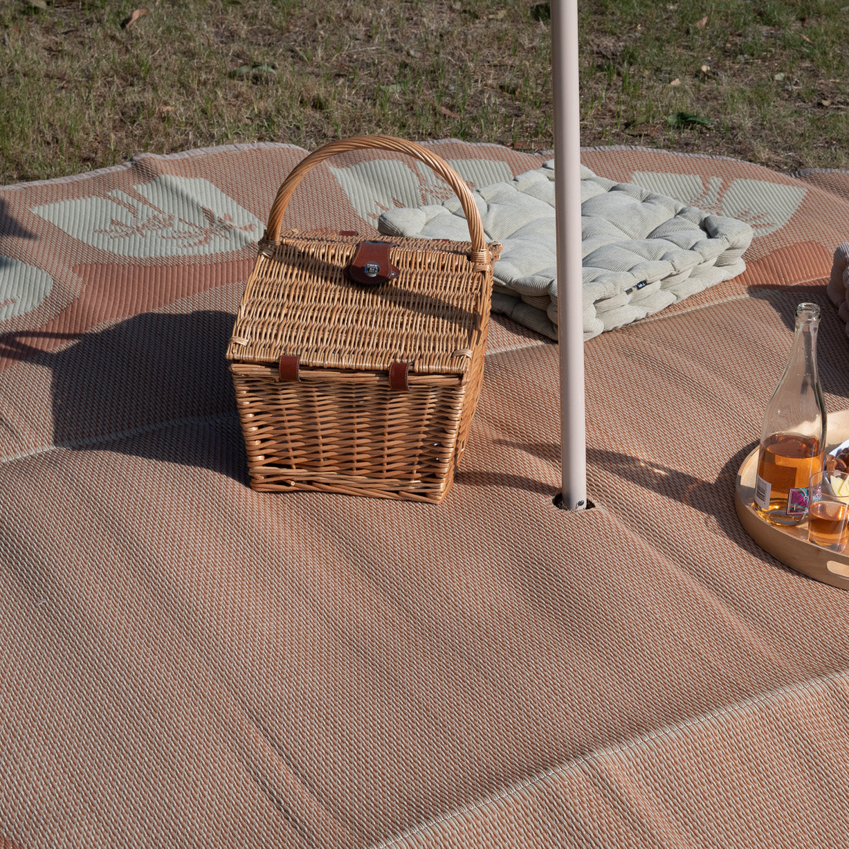 Family Picnic Essentials: Your Comprehensive Guide to the Great Outdoors